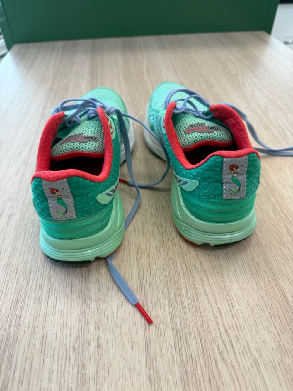 Disney Little Mermaid New Balance 2016 running shoe 8 - Picture 11 of 13